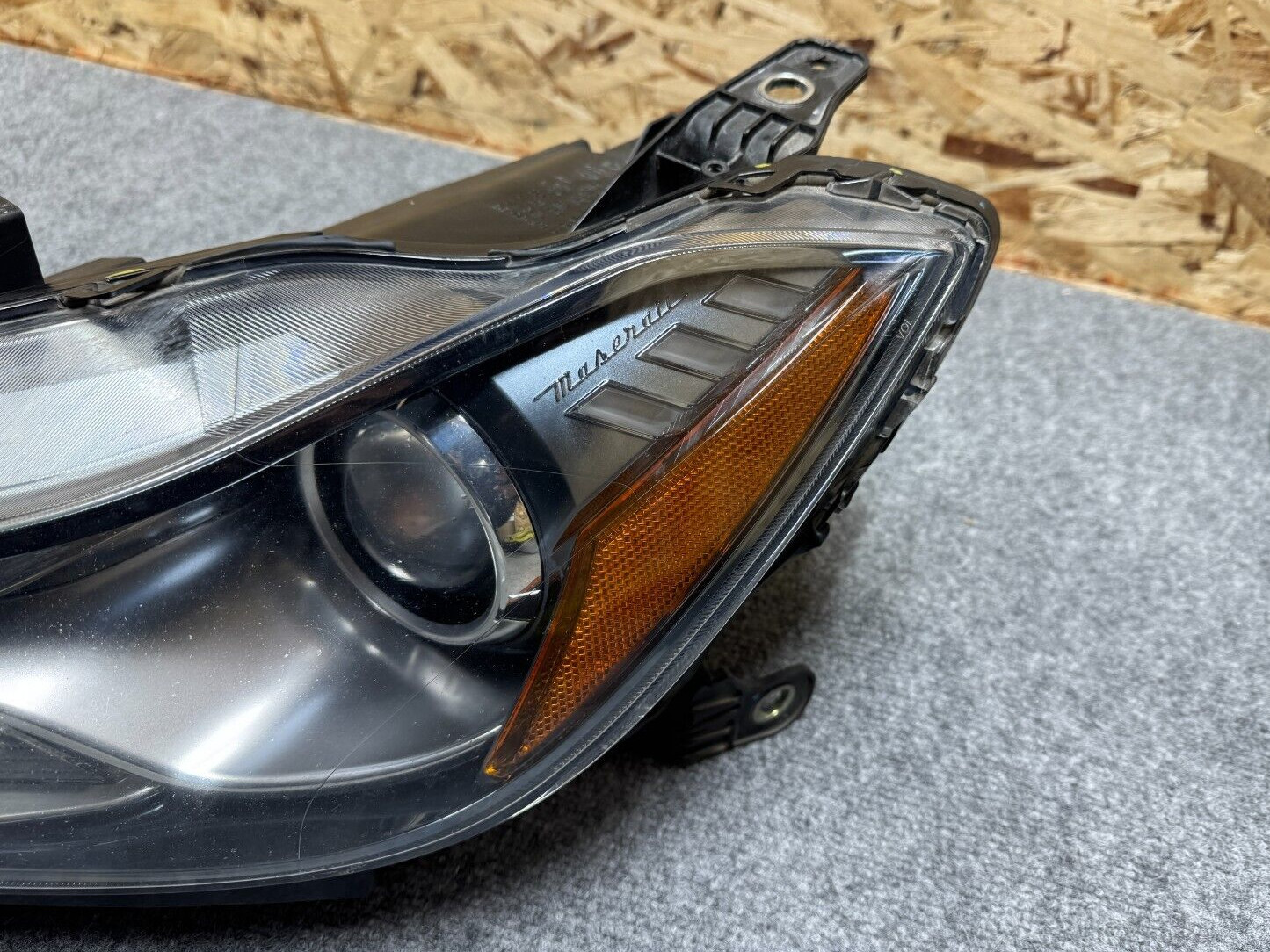 MASERATI GHIBLI M157 14-17 OEM LEFT DRIVER LH HEADLIGHT PROJECTOR HID XENON 60K