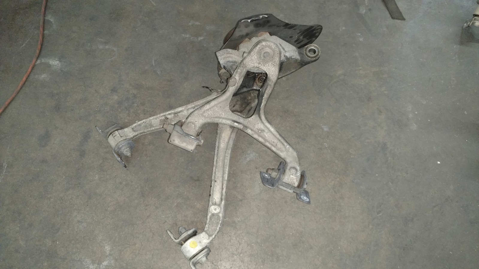 LAMBORGHINI GALLARDO LP560 FRONT LEFT SUSPENSION CONTROL ARM HUB OEM 