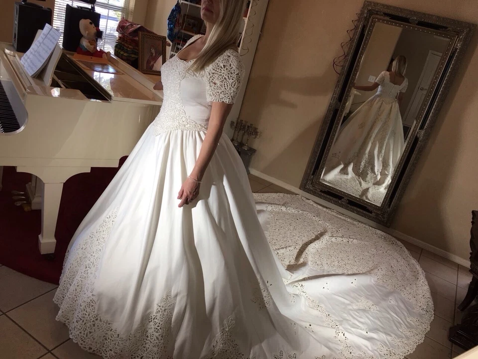 Forever Young Brautkleid Hochzeitskleid Weiß Perlen A Princess Grösse 40 42 - Bild 2 von 4