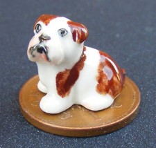 Maison de Poupées Marron et Blanc Chiot Céramique Chien 1:12 Balance Ornement O