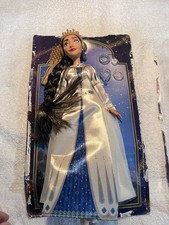 Disney Wish Queen Amaya of Rosas Posable Fashion Doll  Accessories On Card