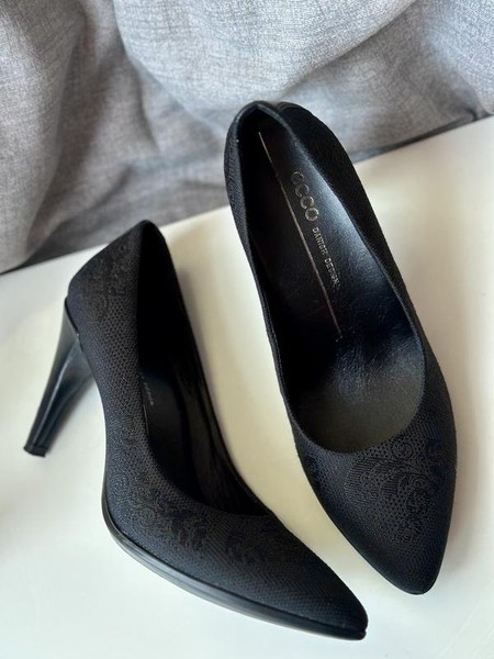Women Ecco Heels Black Lace 37
