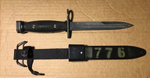 Vietnam Era US Army Rifle Bayonet w/M10 Scabbard