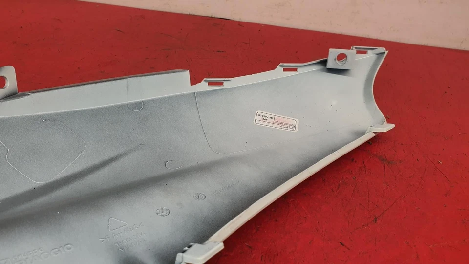 Piaggio Liberty 125 2023 capó asiento izquierdo Foto 2 de 4