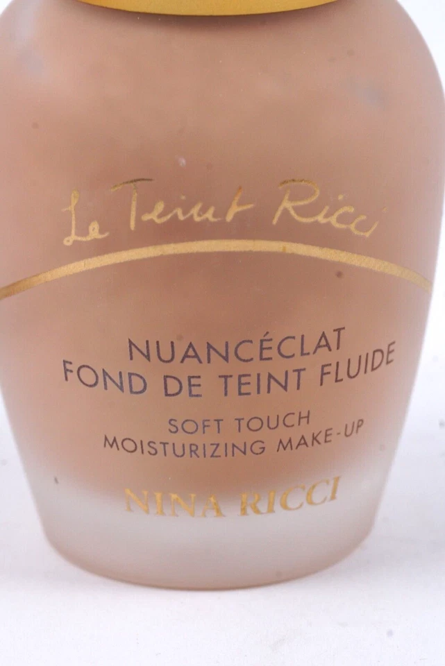 Base Nina Ricci Maquillaje Hidratante Tacto Suave 21 Ninfa 30 ml NUEVO Foto 2 de 4