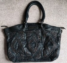 Handtasche/Schultertasche  --  Taschendieb Wien