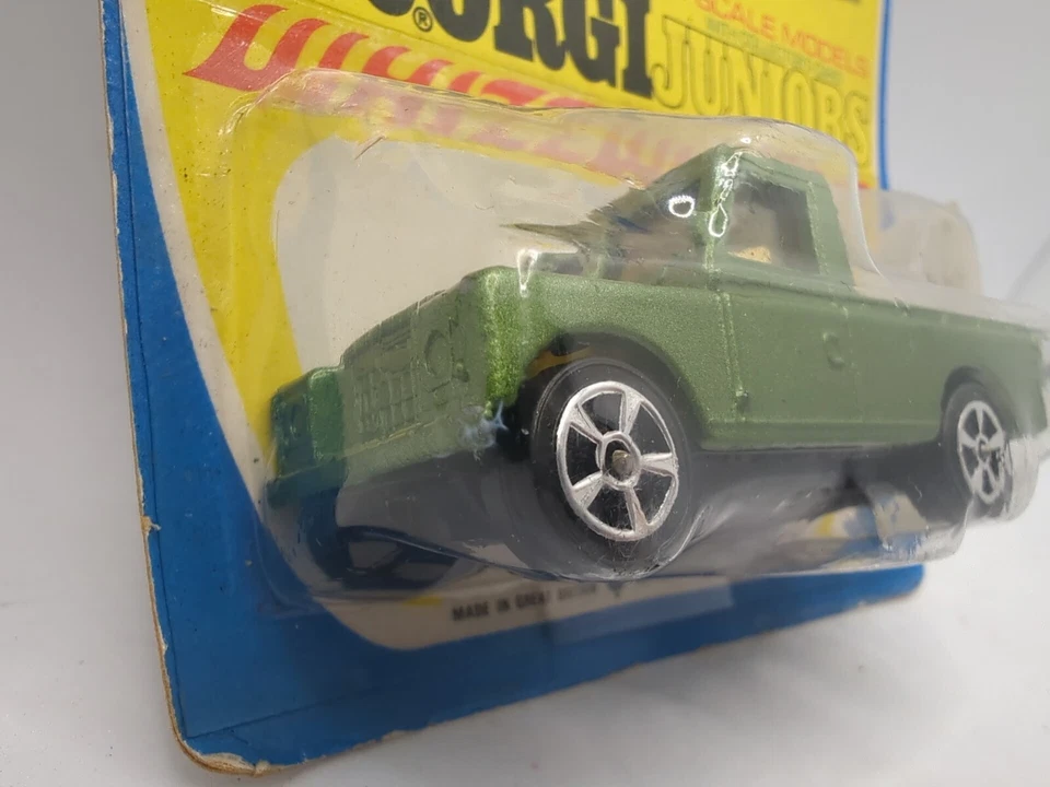 Vintage Corgi Juniors 16 Land Rover Pick Up Truck Diecast Model Toy On Card - Image 4 of 4