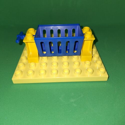 LEGO DUPLO Tierzubehör Futter Krippe Futterstelle mit Griff u. Halterung 98192  - Bild 1 von 7
