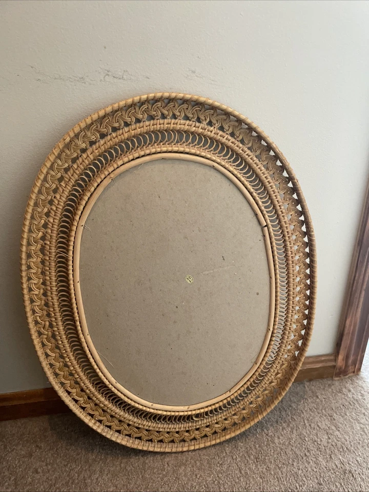 ESPEJO DE PARED OVALADO NATURAL RATÁN DE COLECCIÓN HONG KONG, 22" X 17,5" REGENCIA Foto 3 de 4