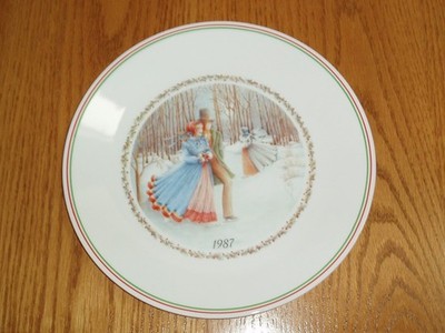 Corning Corelle Christmas Series 1987 Collectible Dinner Plate