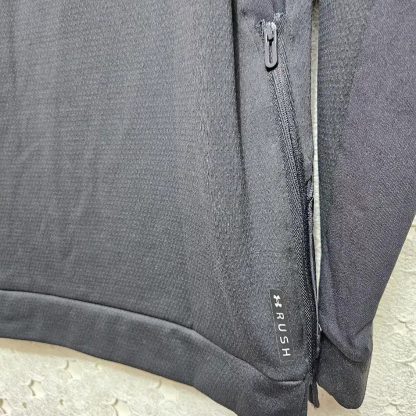 Under Armour Men's Hoodie - Lightly Used, Size 100 thumbnail 10