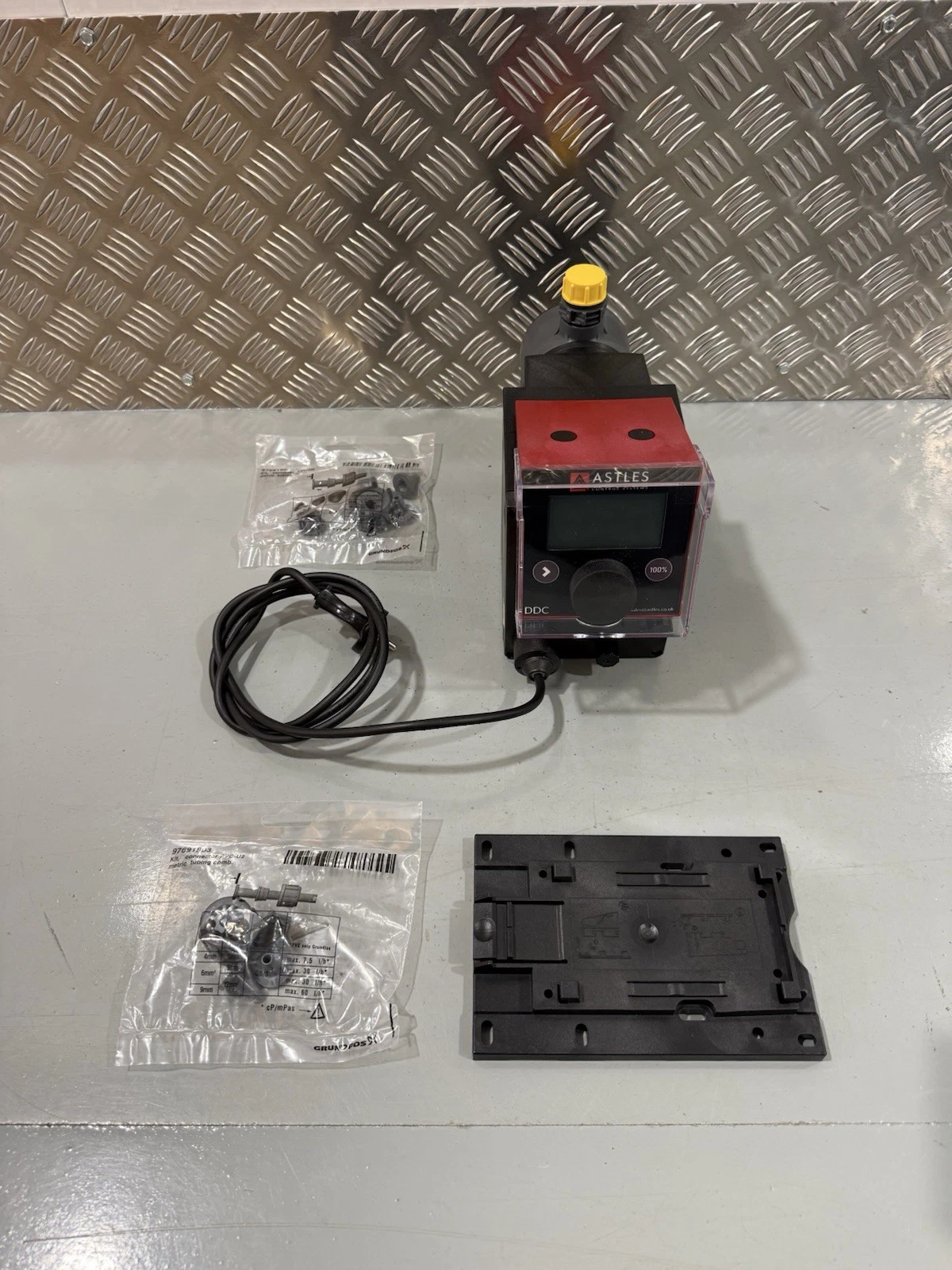 Grundfos DDC 6-10 AR-PVC/V/C-F 100-240V 50/60 Hz 500/4243 Dosing Pump Brand New 6