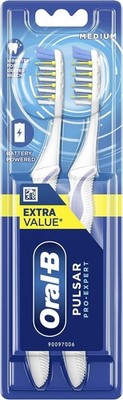 Oral-B Pulsar Handzahnbürste für Erwachsene, 35 Medium Twin Pack, farblich s