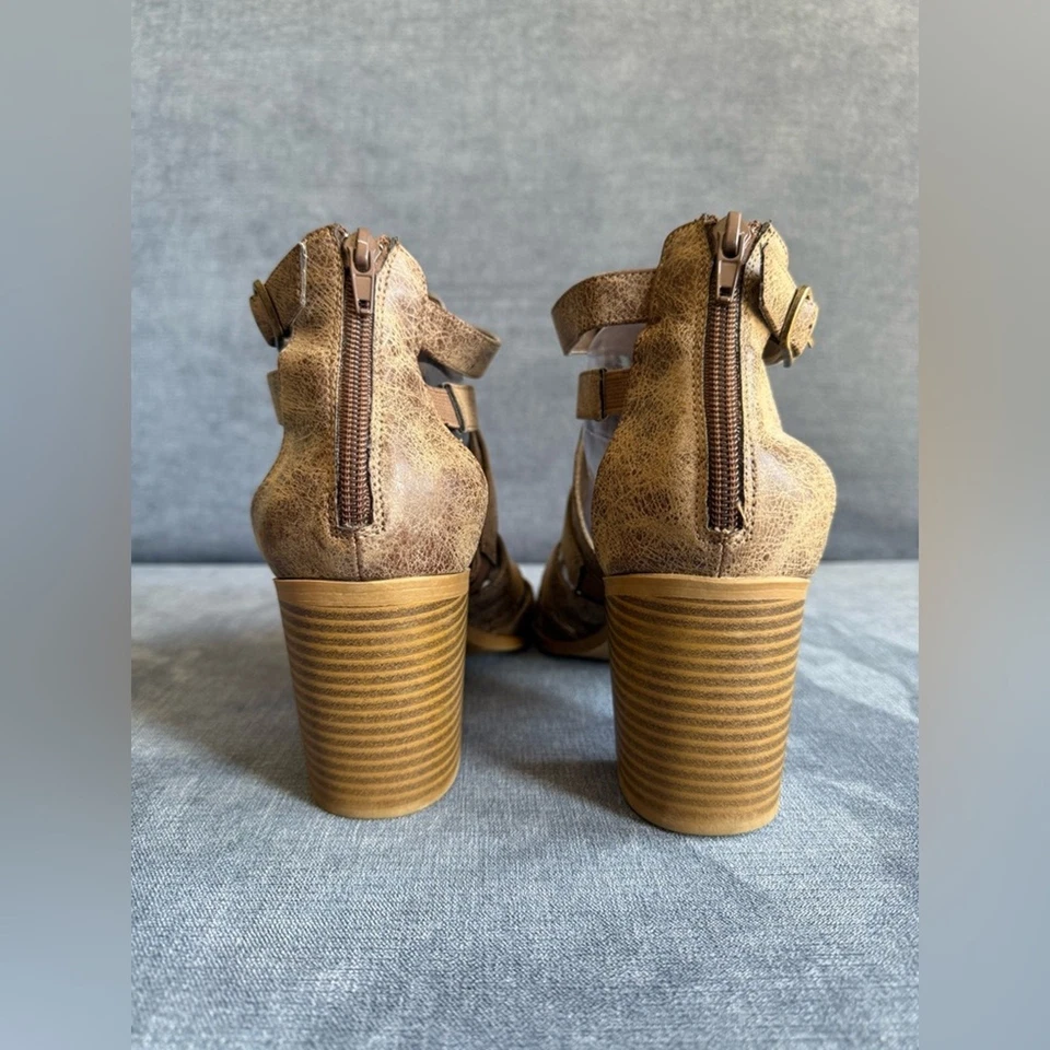 Dollhouse Womens Brown Faux Leather Block Heels SZ 10M Strappy Buckle Back Zip - Image 4 of 4