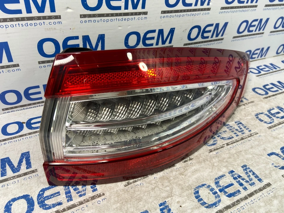 13 14 15 16 FORD FUSION pasajero/lado derecho luz trasera lámpara OEM Foto 2 de 4