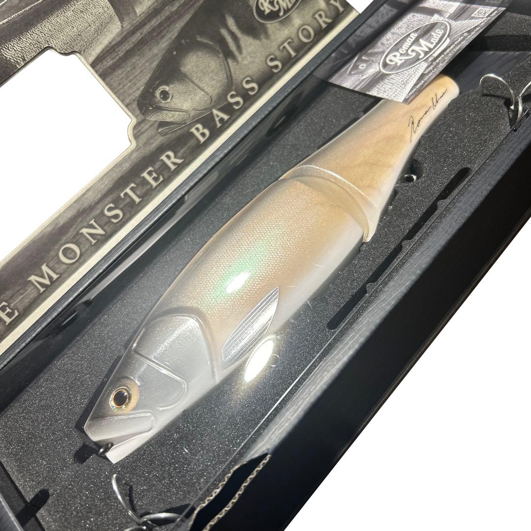 Brand new, unused Roman Made Floating Mother Face So - Image 3