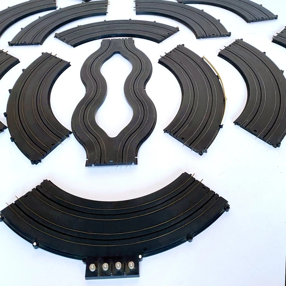 28 Pieces Marx H.O. Slot car Track + 13 Stantons, 2 Power Packs & More - Image 4 of 4