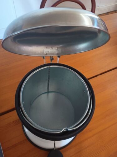 Vipp Pedal Bathroom Bin 4L White RRP $590. Scandi Design - Picture 5 of 13