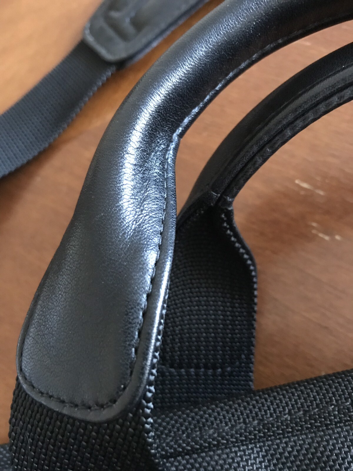 TUMI Alpha 17” Expandable Soft Laptop Briefcase Bla… Gem