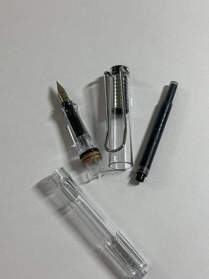 Pluma Estilográfica LAMY Safari Vista Transparente Plumín Fino + Catridge de Tinta Negra SIN CAJA Foto 3 de 3