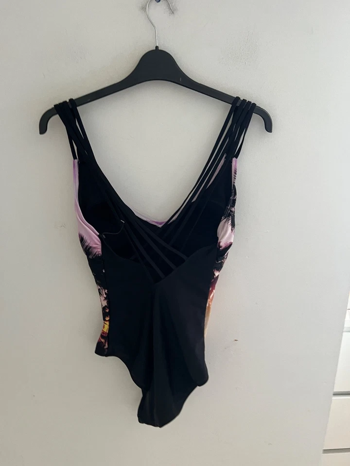 Womens F&F One Piece Swimsuit UK 12 Printed - Image 4 of 4