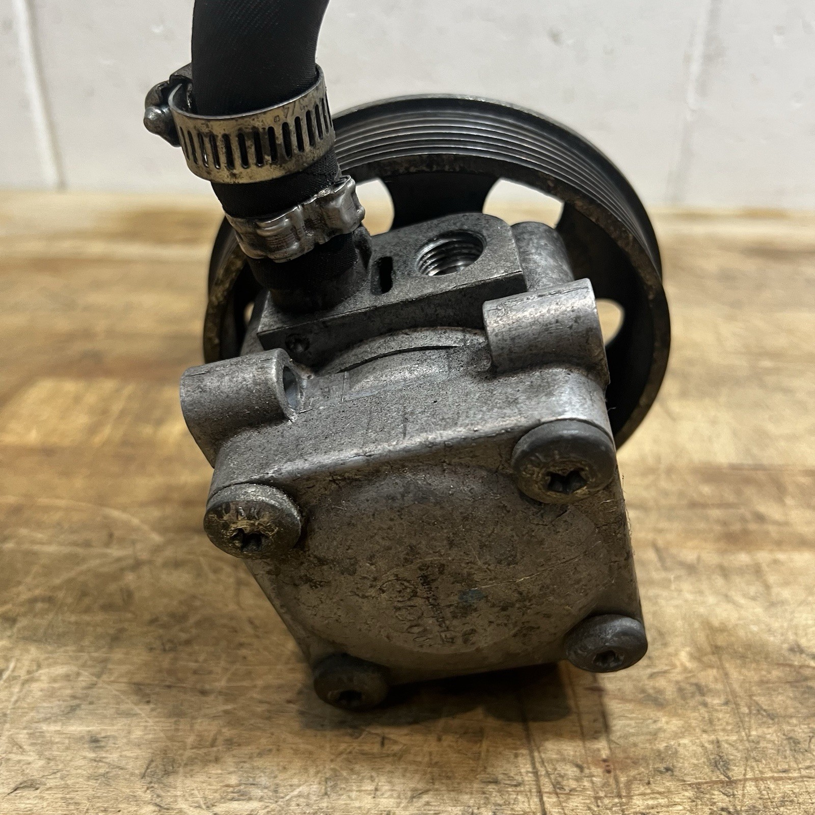 2014–2017 Maserati Ghibli 3.0L power steering pump w/ pulley (OEM)