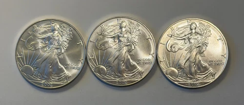 3 PCS 2002 American Silver Eagles Uncirculated- 1 oz .999 Silver Dollar