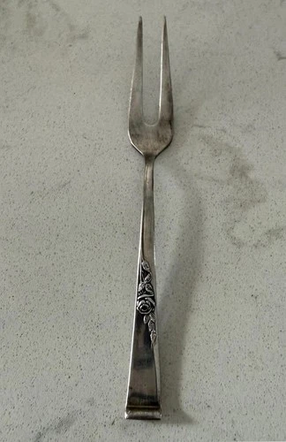 1954 REED & BARTON CLASSIC ROSE STERLING SILVER 4 3/4" LEMON FORK 2 TINE