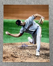 SAN FRANCISCO GIANTS- TYLER ROGERS AUTOGRAPH 8x10 ACTION PHOTO #5