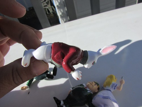 Alice In Wonderland Figurines Lot 5 Yarto Herald Rabbit Tweedle pvc Vintage Rare - Picture 8 of 12