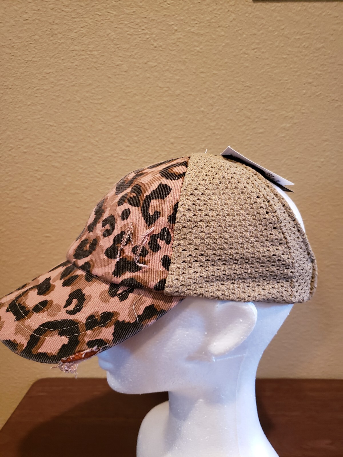 C.C. Cappellino pony vintage Dusty Rose stampa leopardata invecchiato con retro in maglia