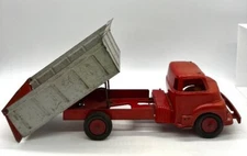 Wyandotte Front End Loader/Dump Truck Plastic Cab, Pressed Steel Bed/Frame 1950s