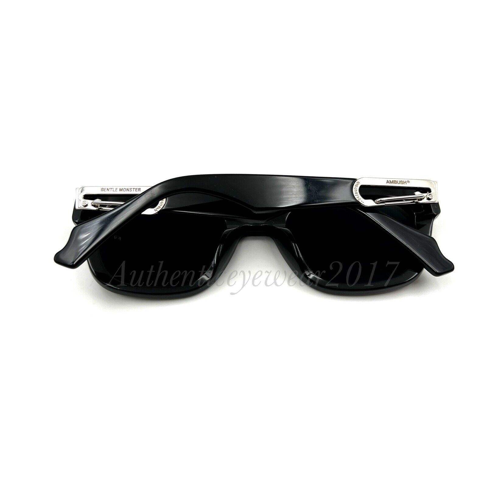 2024 GM Limited Sunglasses Ambush Carabiner 1 01 Black Frame