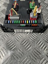 PEUGEOT 207 2009 1.4 HDi S 5DR 3DR MK1 8HZ BSI FUSEBOX 9664983380