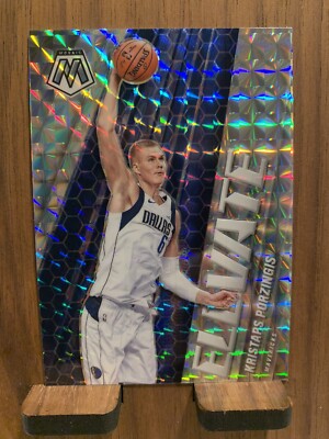 KRISTAPS PORZINGIS 2020-21 PANINI MOSAIC ELEVATE #7 SILVER MOSAIC PRIZM 