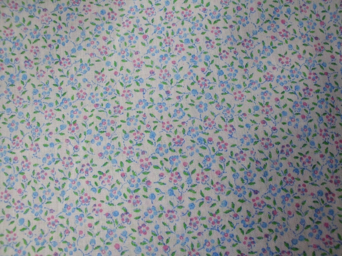 Coupon Tissu Liberty Petites Fleurs Bleues – Dimensions 57 X 70 Cm, 100% Coton Fin, Neuf