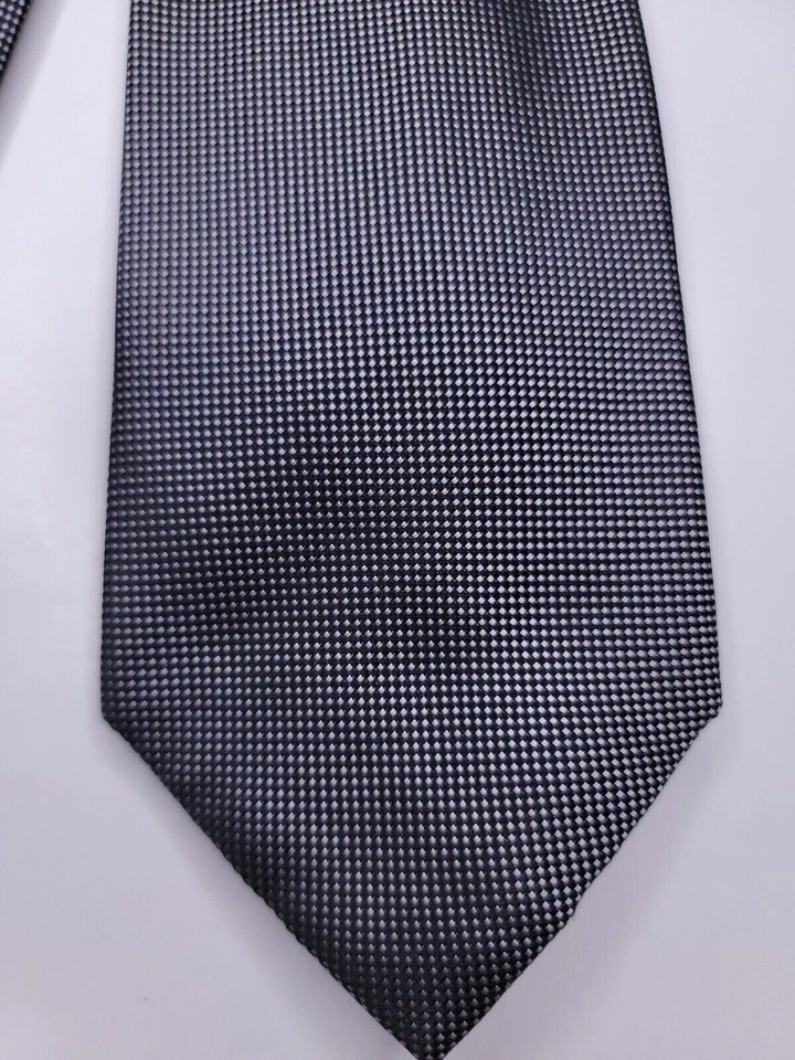 Corbata formal Kenneth Cole Reaction para hombre 59"Lx3,5"W plateada/negra Foto 2 de 4
