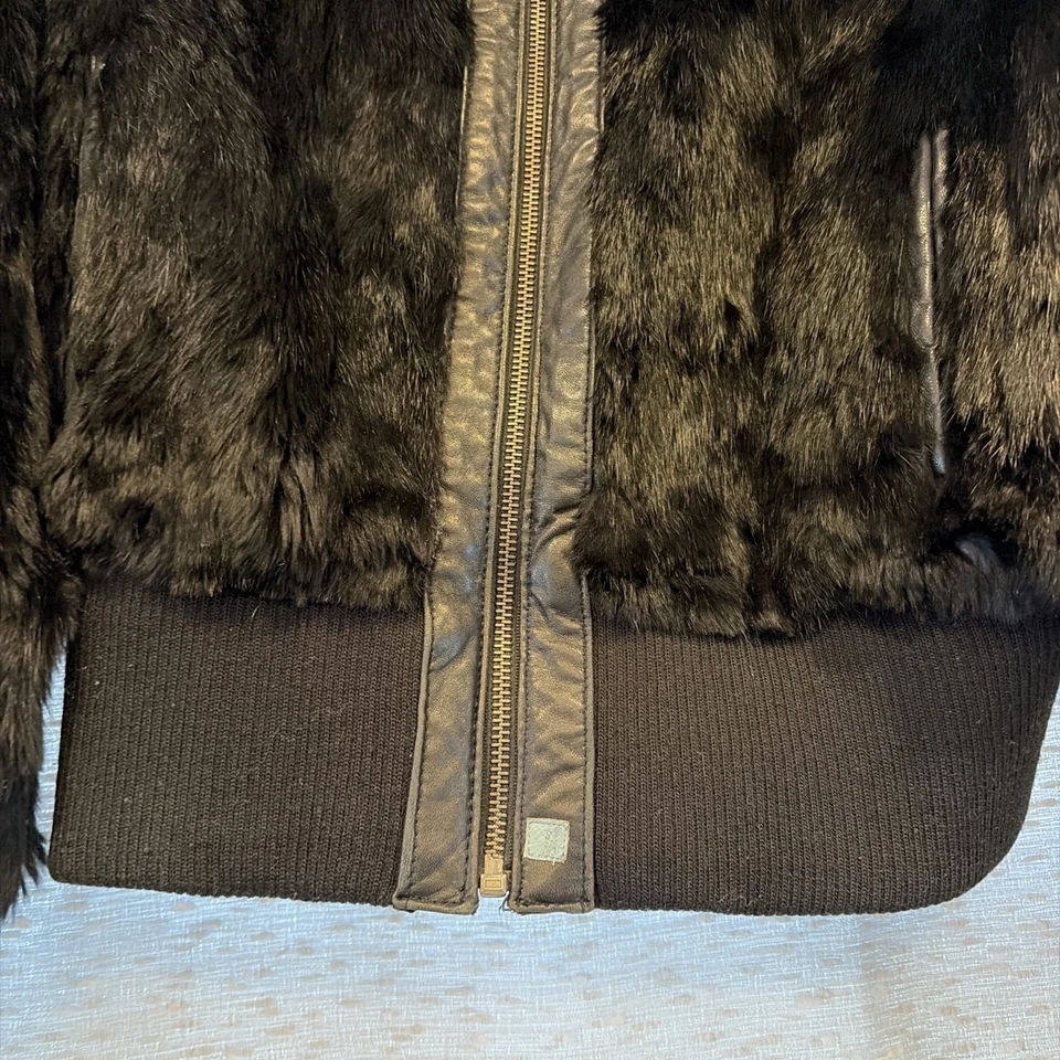 Chaqueta Bomber Y2K Azzure Cuero Genuino Piel de Conejo y Cuero Talla Grande Negra Foto 4 de 4