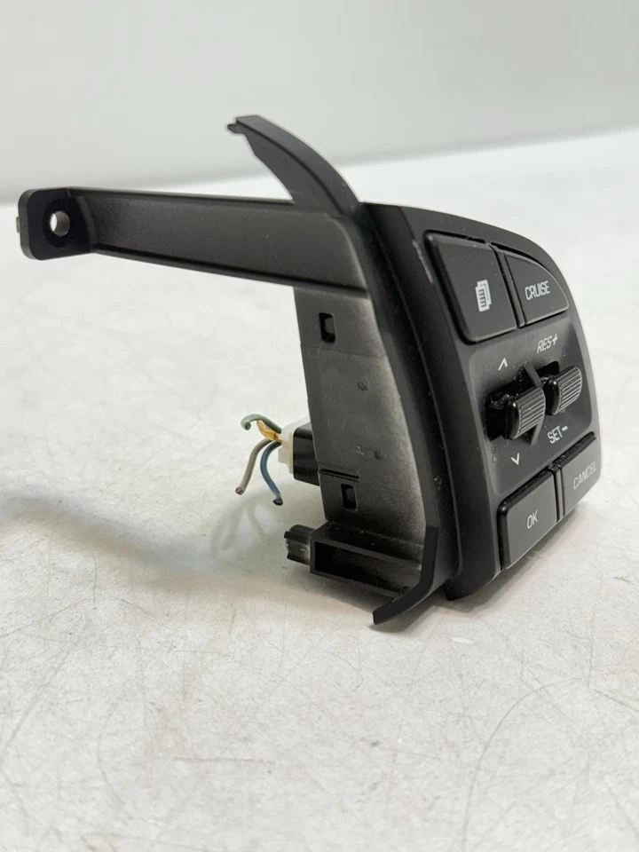 2016-2018 HYUNDAI TUCSON STEERING WHEEL CRUISE CONTROL SWITCH OEM 96720-D3200 - Image 2 of 4
