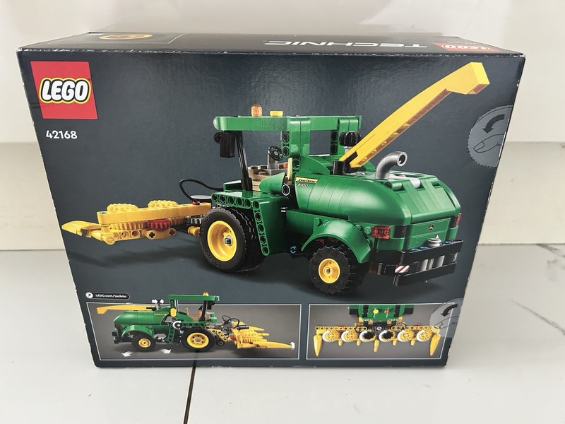 LEGO Technic 42168 John Deere 9700 Forage Harvester Complete Set. BRAND NEW
