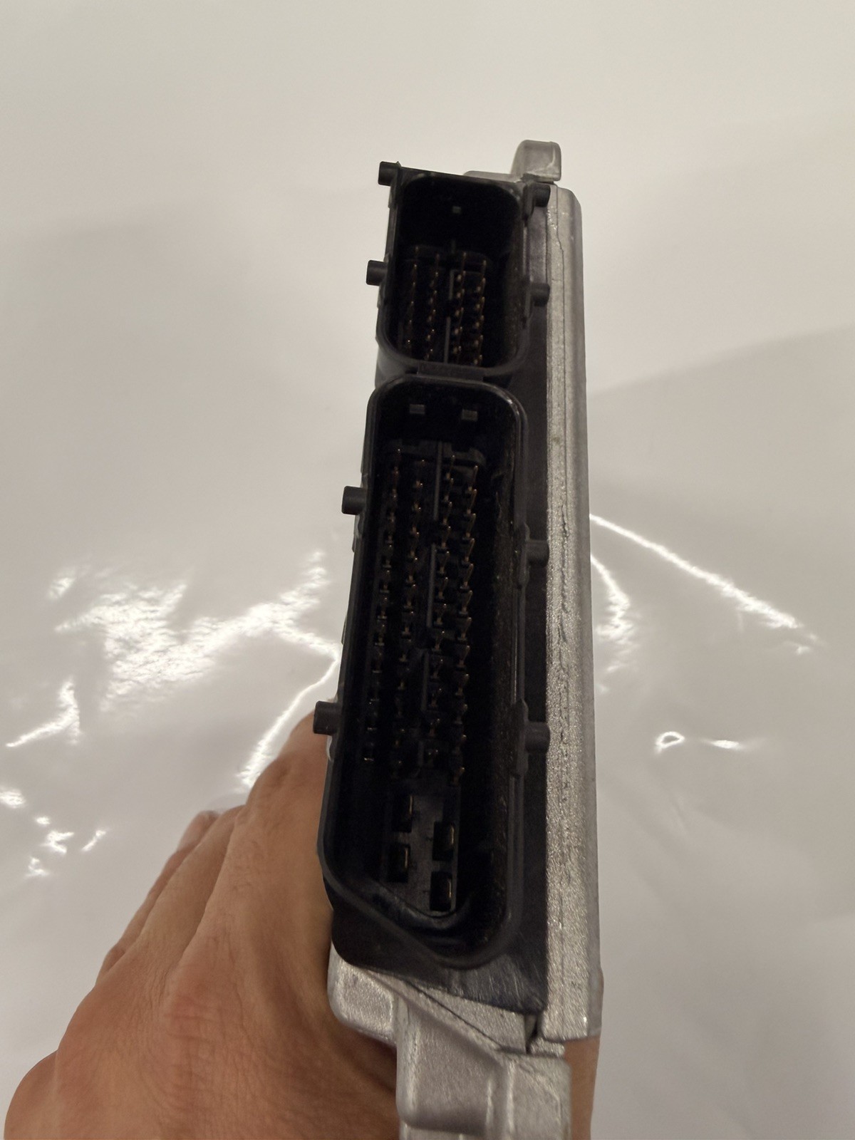 Aston Martin V8 Vantage Transmission control module P/N 9G337E453AD