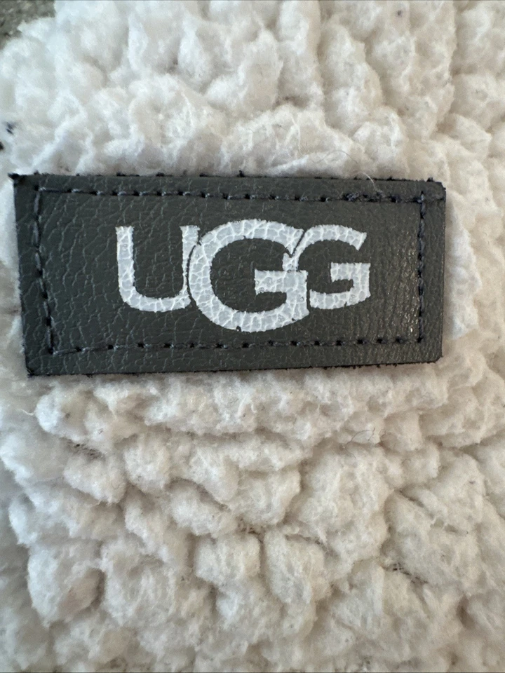 Manta UGG Poka Dot Tachonada/Tamaño Tiro (57’x48) Rosa/Blanco Cómoda Doble Cara Foto 2 de 4