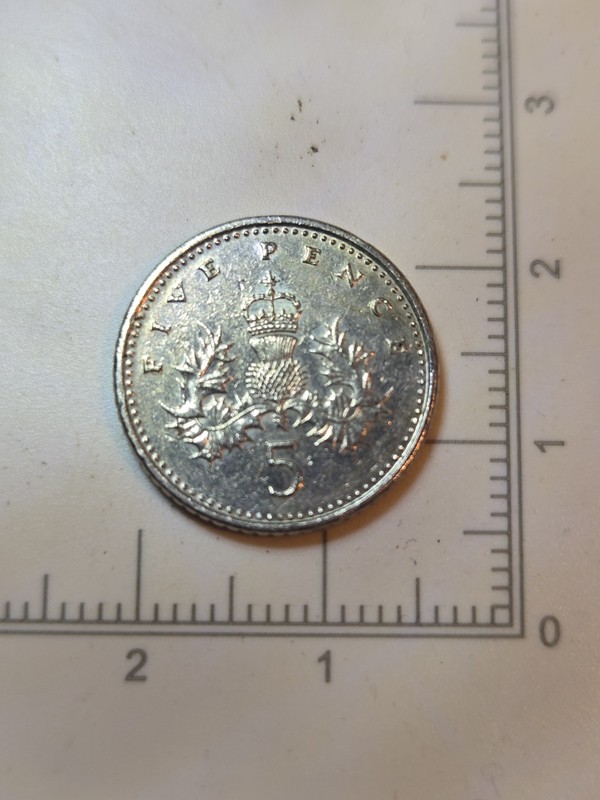 1997 UK Great Britain 5 Pence World Coin - KM# 937b
