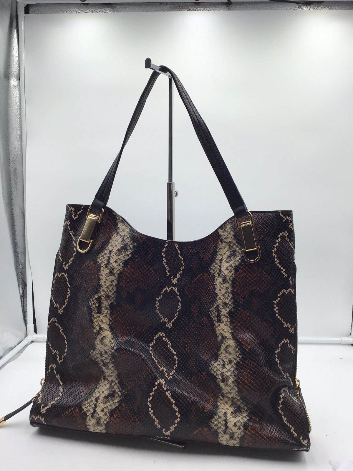 Vince Camuto Snake Embossed Leather Tote (0228120)