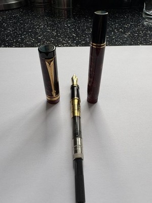 Parker Duofold International Füllfederhalter Maroon Colourway