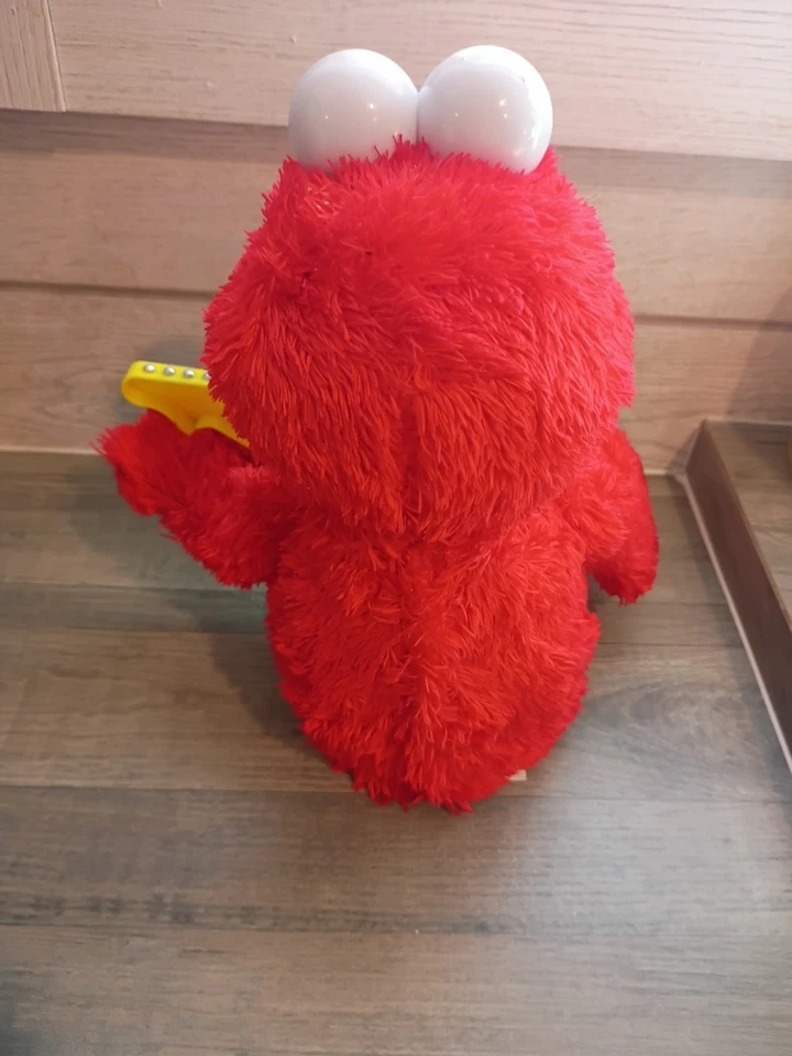 Sesame Street Rock And Rhyme Elmo Talking Singing Stuffed Animated Toy 2020!! - Image 3 of 3
