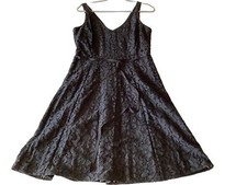 LOFT ANN TAYLOR EYELET DRESS BELTED DOUBLE V NECK 10