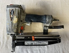 PASLODE MODEL T250-F16 16 GAUGE STRAIGHT FINISH NAILER PNEUMATIC TESTED/WORKING