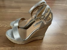 badgley mischka silver wedge espadrille sandals sz 6