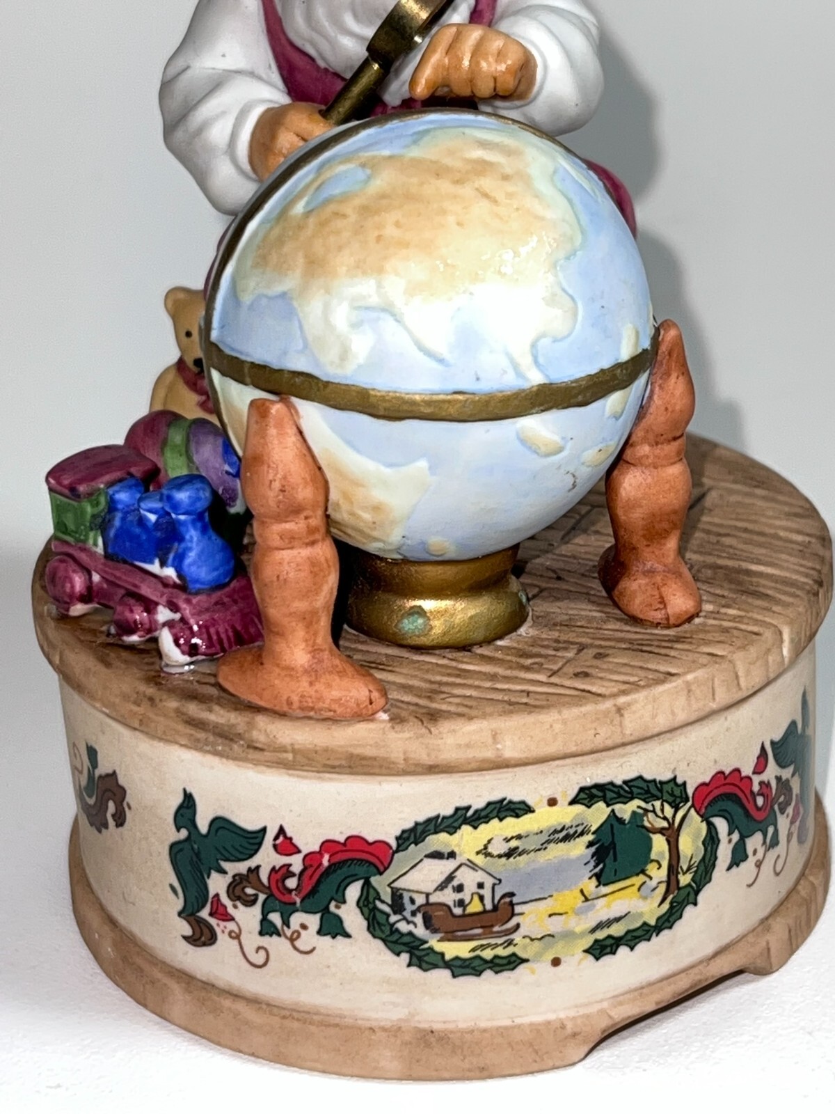 Santa Globe Figurine Willitts Design Musical Porcelain Christmas Collectible